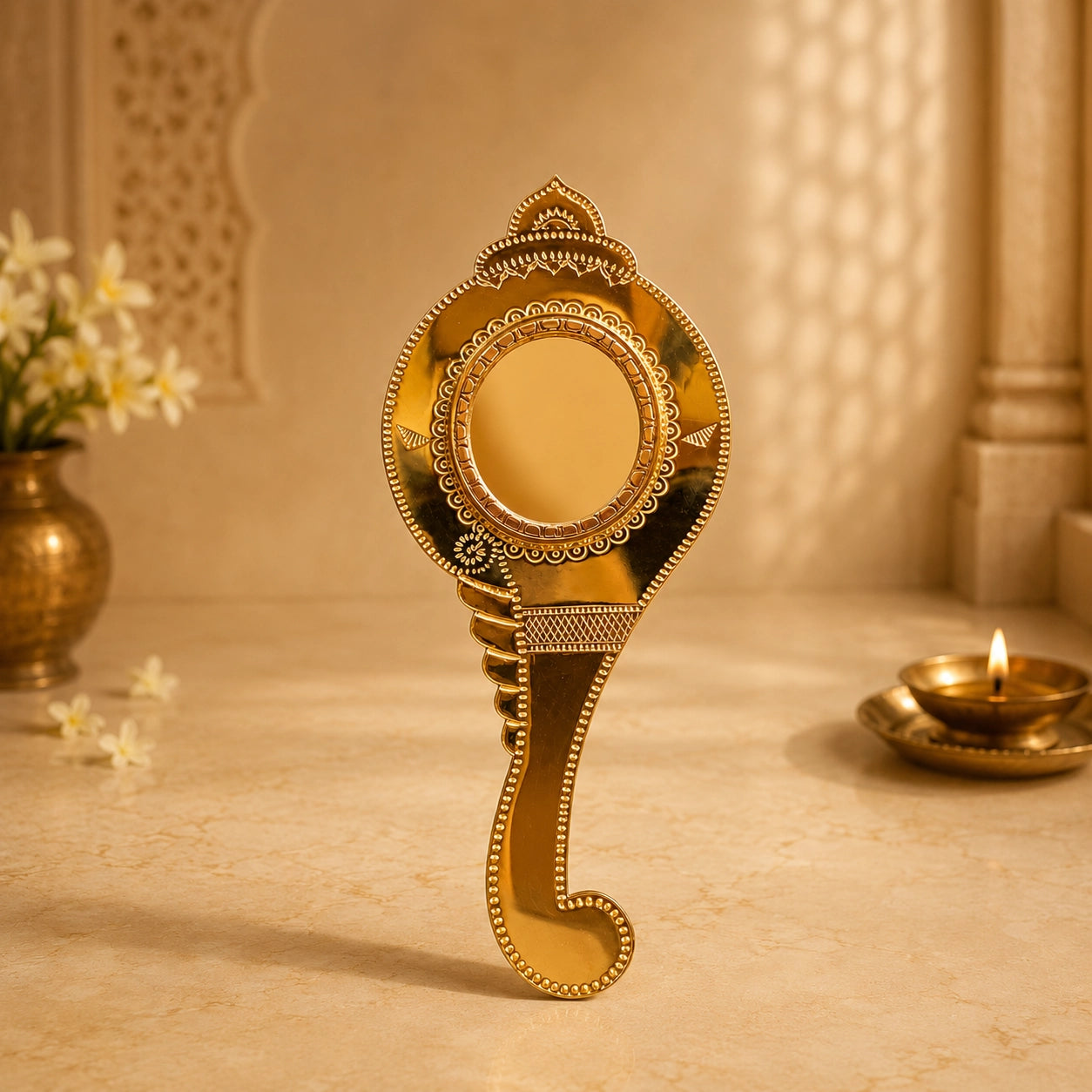 Aranmula kannadi (Mirror Handle)