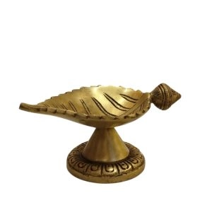 Antique Banayan Leaf Vilakku / Leaf diya deepam