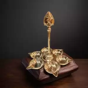 Arumughan Vel With Vilakku